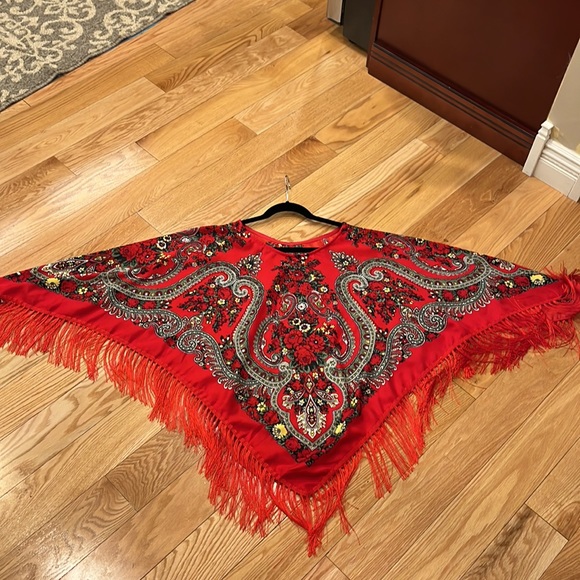 Floral fringed poncho - Picture 2 of 5